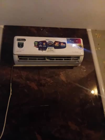 Almost new Orient DC inverter.