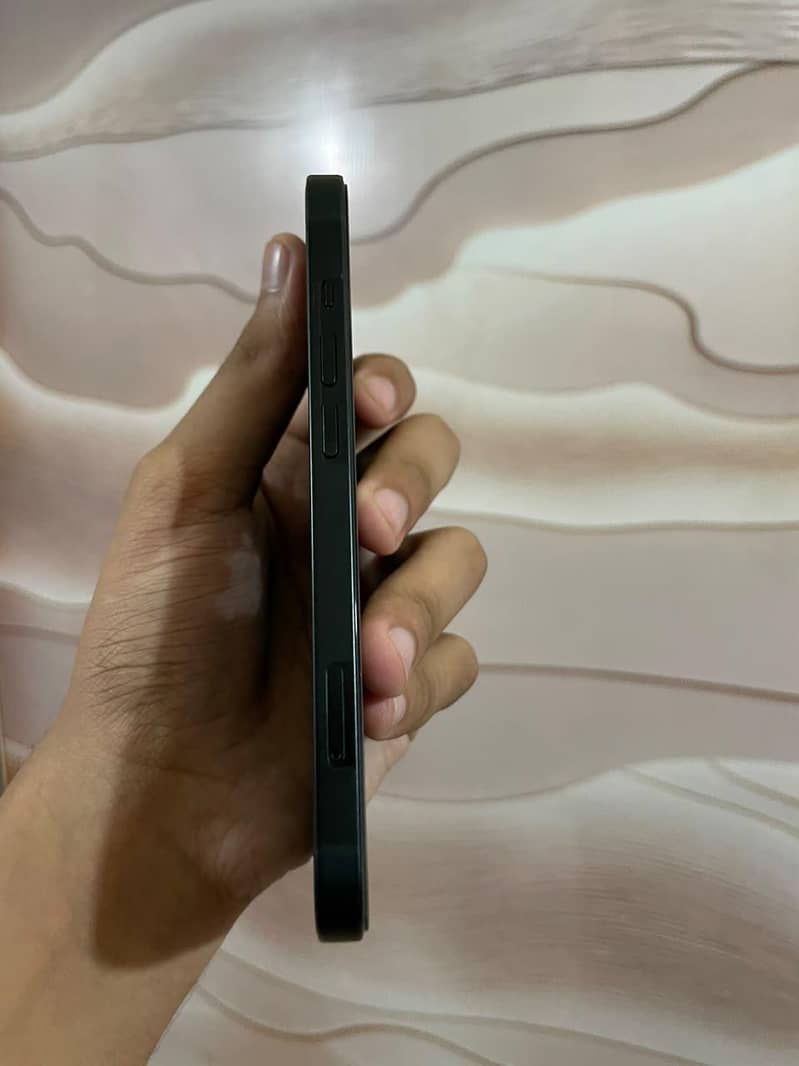 Apple iPhone 13 mini 0
