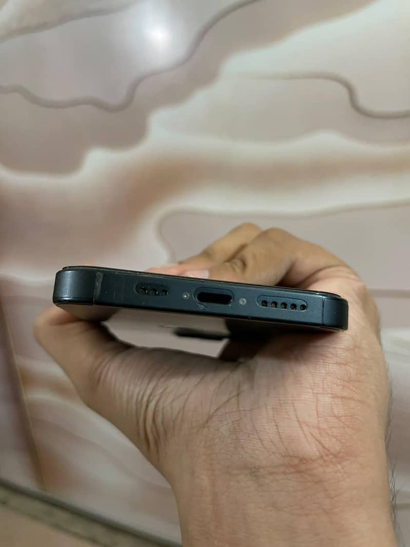 Apple iPhone 13 mini 1