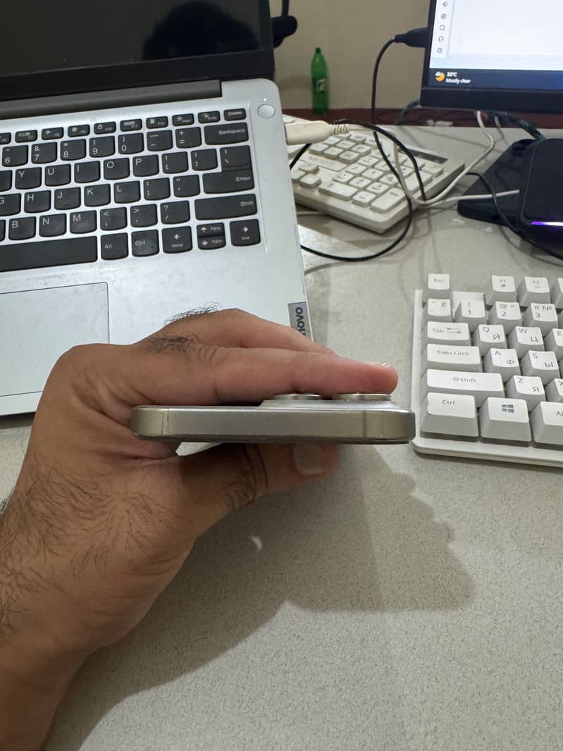IPhone 16 Pro Max JV 1