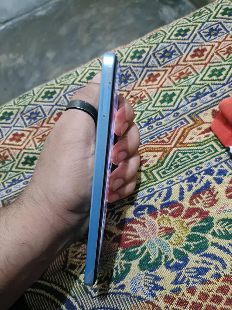 OPPO A60 0