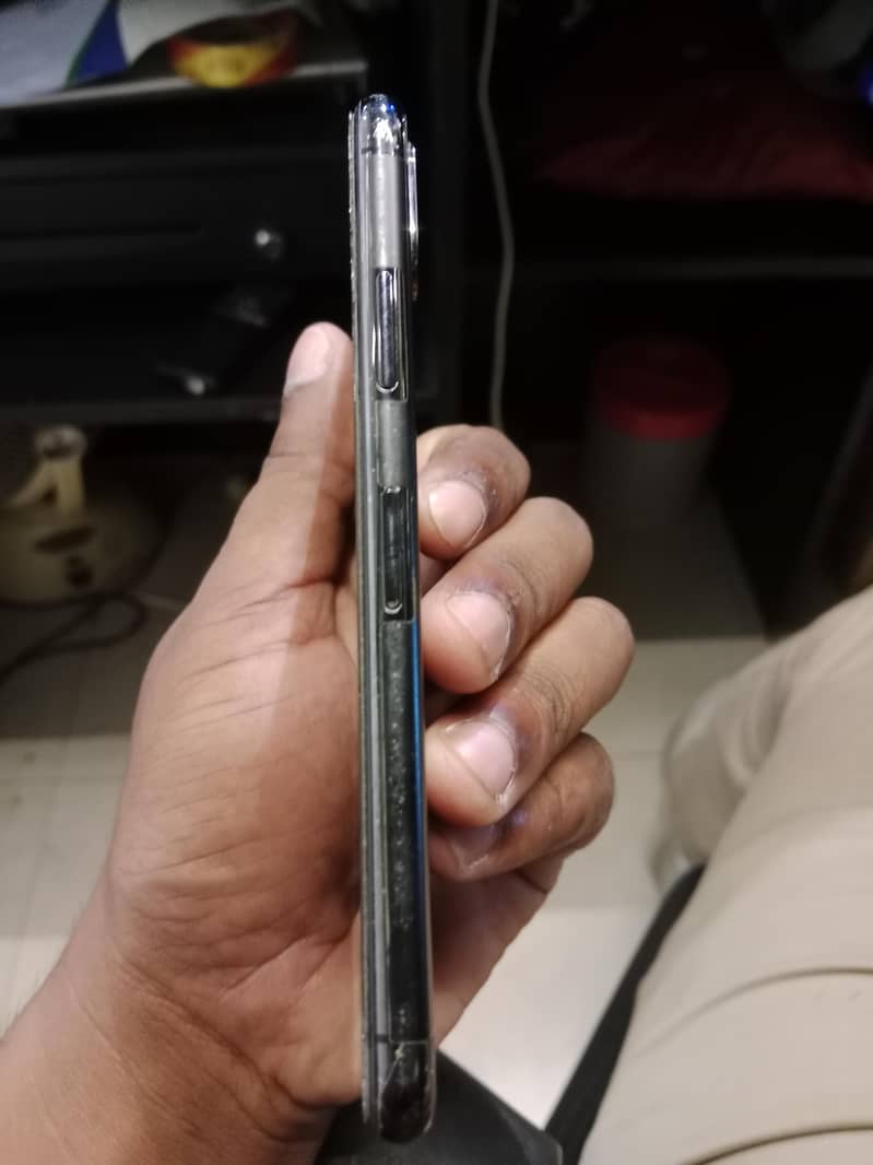 Apple iPhone X 6