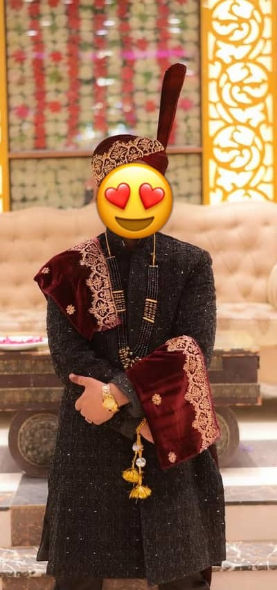 Black sherwani with complete saman