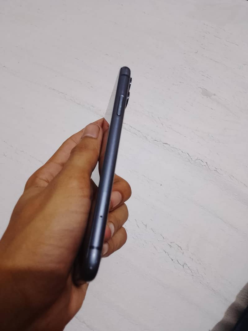 Apple iPhone 11 2