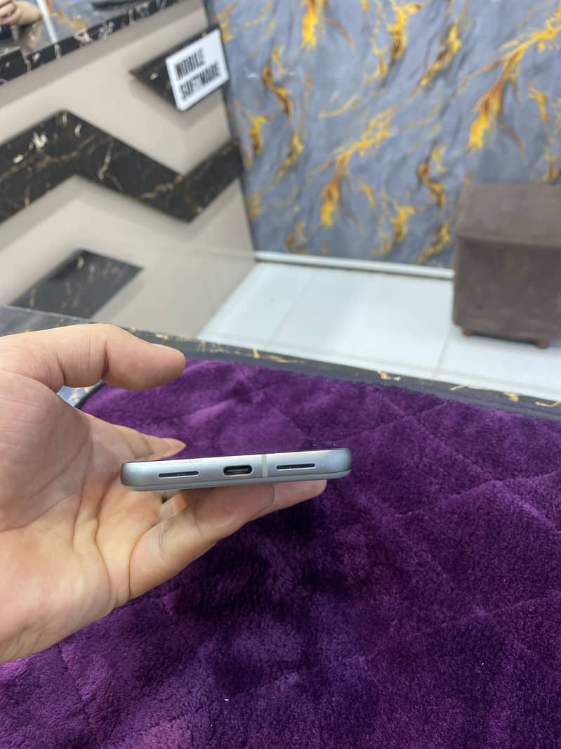 Google Pixel 8 3