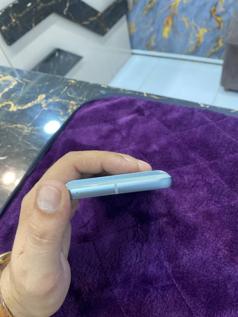Google Pixel 8 4