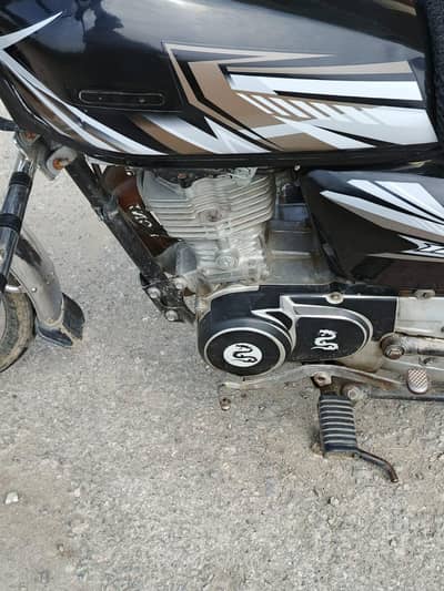 Honda CG125 in a good condition. Registered and all documents verified.