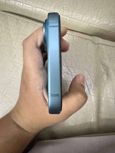 Apple iPhone 16