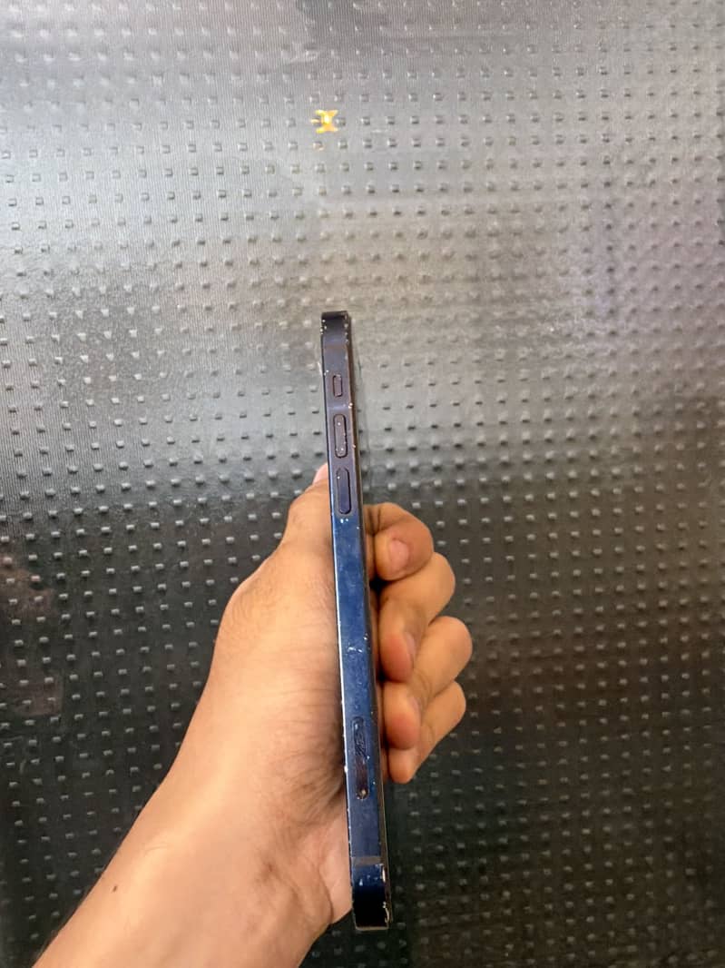 Apple iPhone 12 2