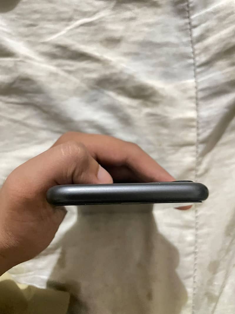 Apple iPhone 11 2