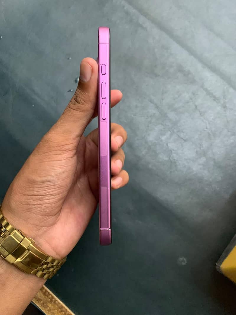 Apple iPhone 16 Plus 2