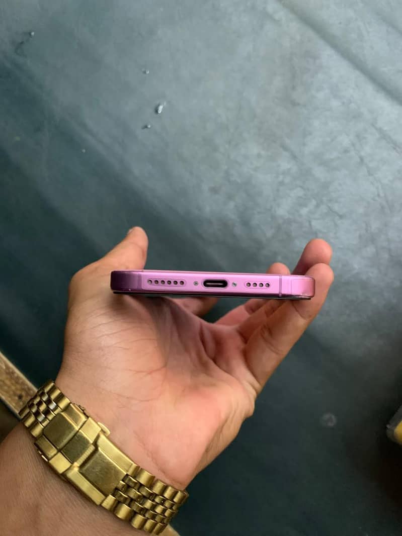 Apple iPhone 16 Plus 4