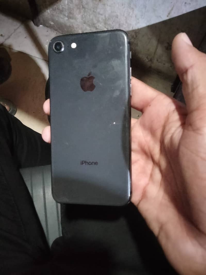 Apple iPhone 8 3