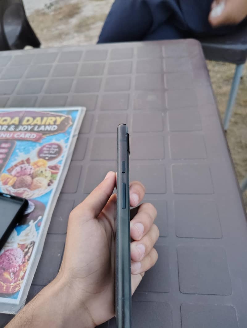 Google Pixel 6a 1