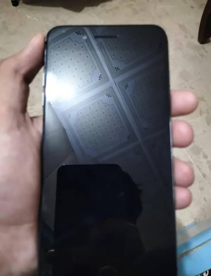 Apple iPhone 8 Plus 2