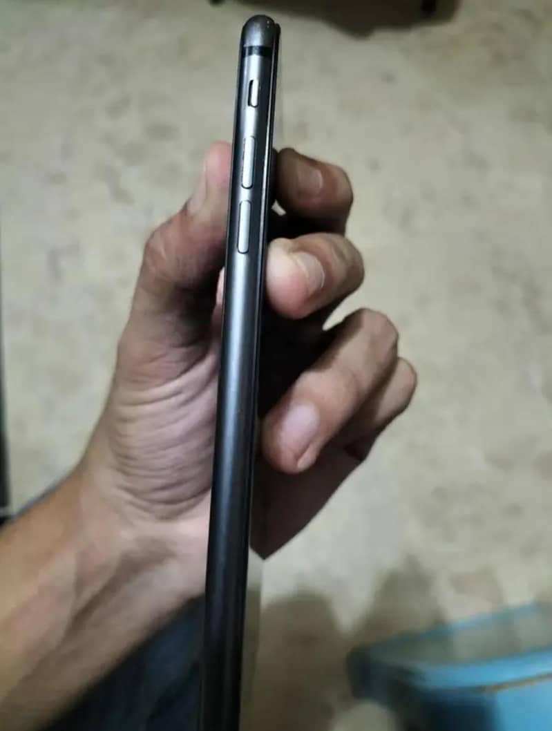 Apple iPhone 8 Plus 3