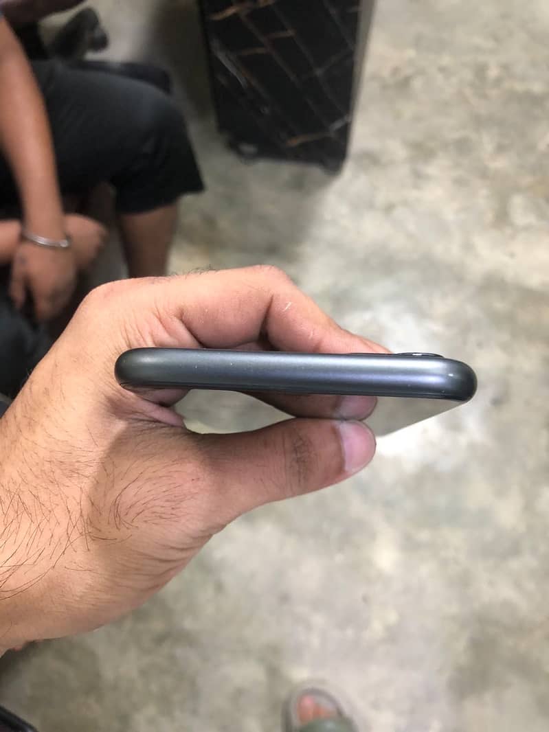 Apple iPhone 11 2