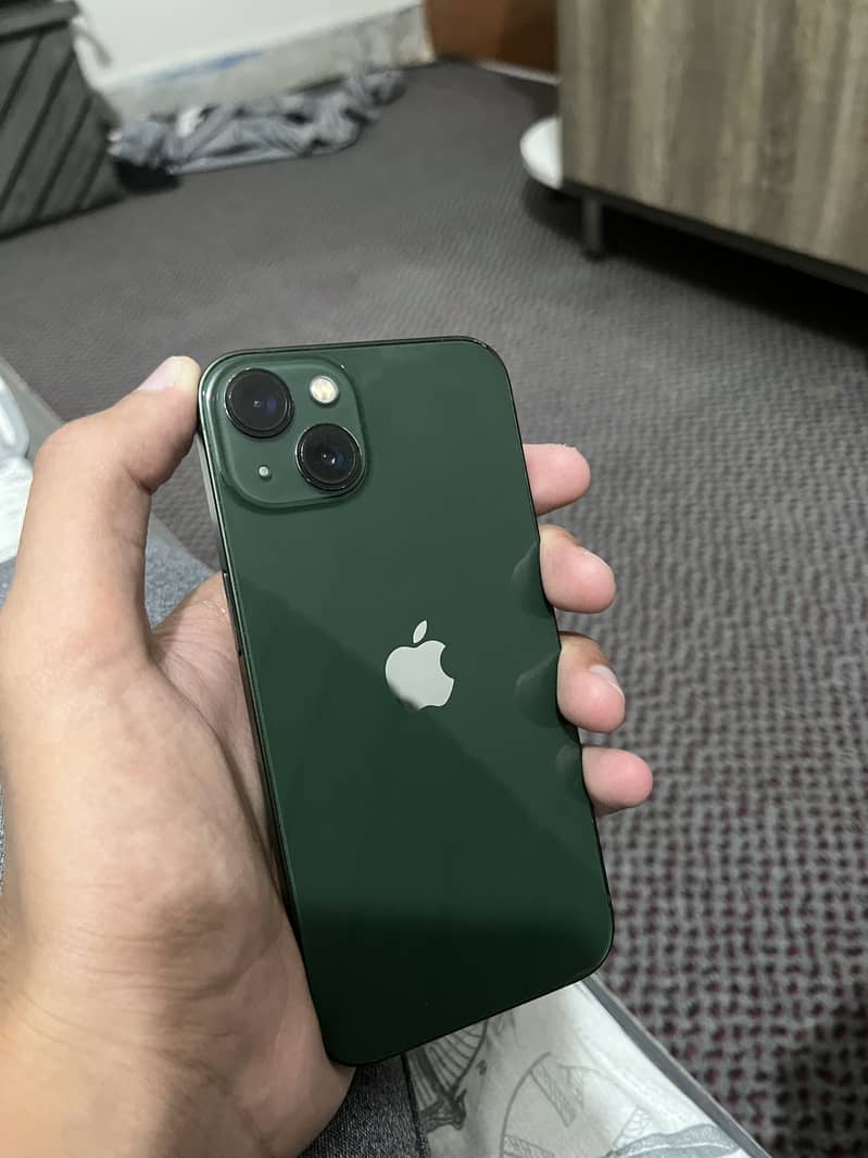 Apple iPhone 13 0