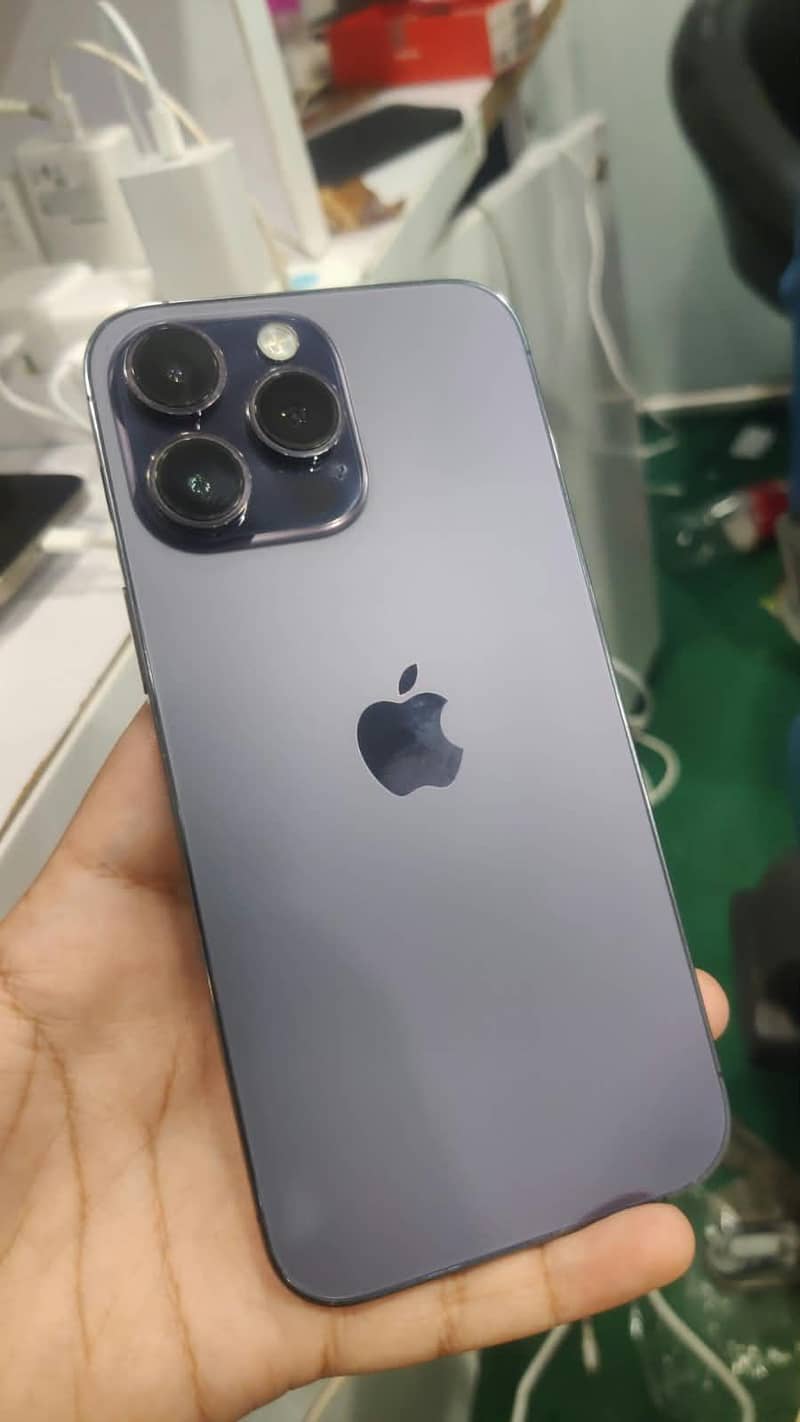 Apple iPhone 13 Pro Max 1