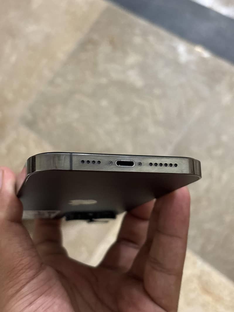 Apple iPhone 13 Pro Max 2