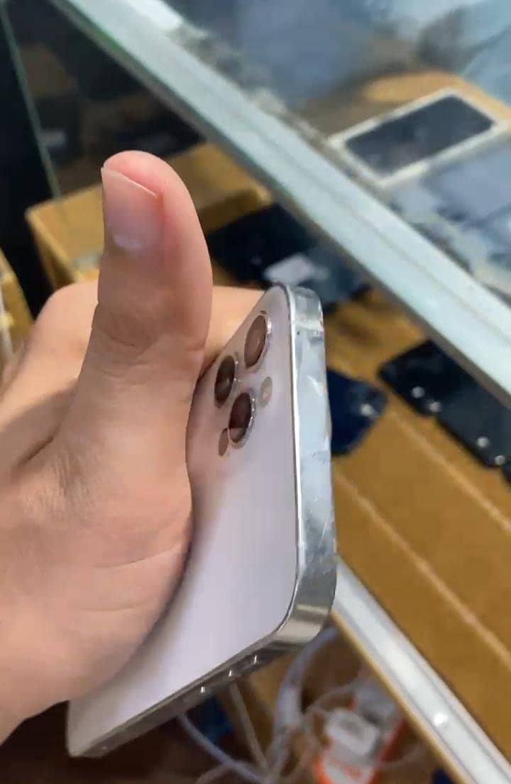 Apple iPhone 12 Pro 4