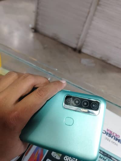 Tecno Camon 17