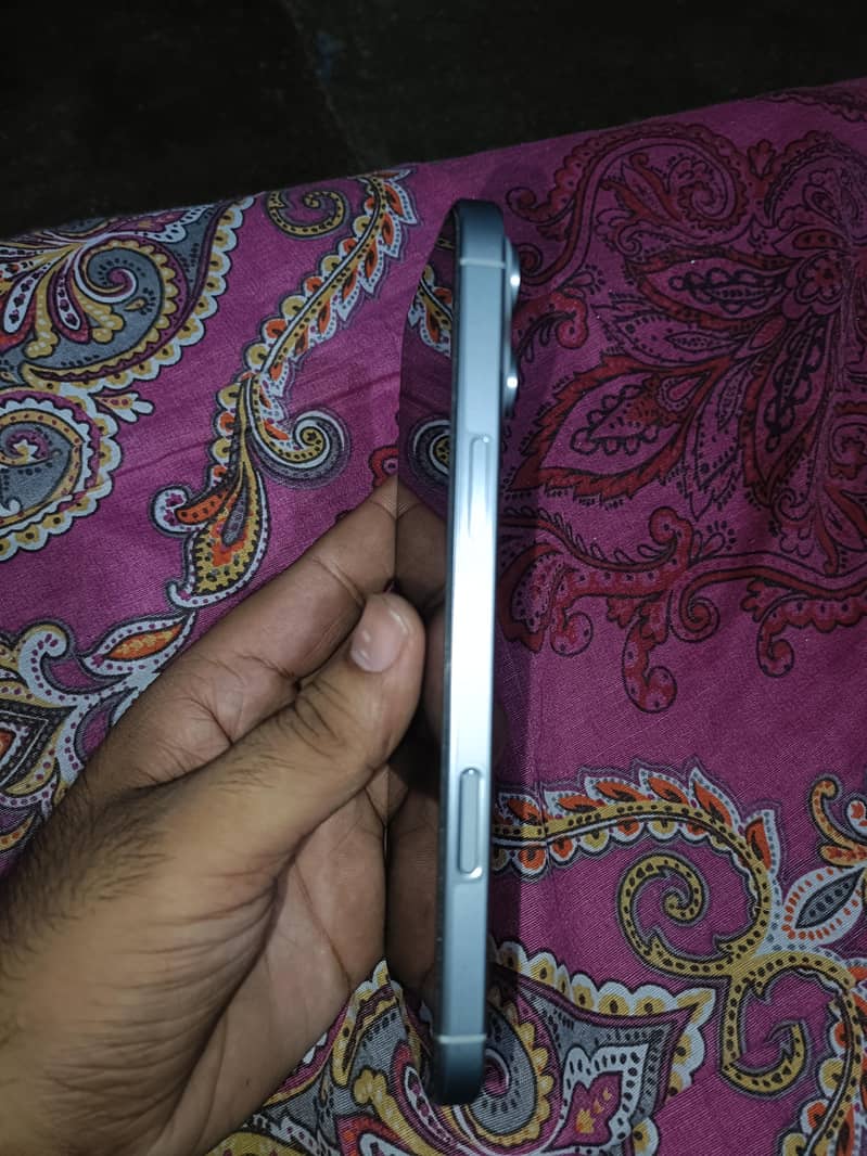 Apple iPhone 16 Pro Max 3