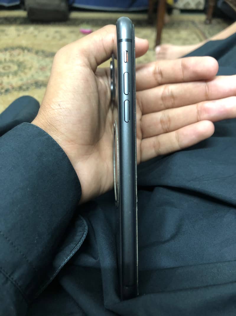 Apple iPhone 11 6