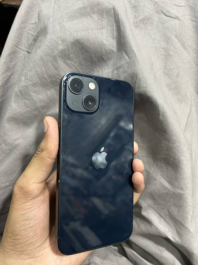 Apple iPhone 13 8