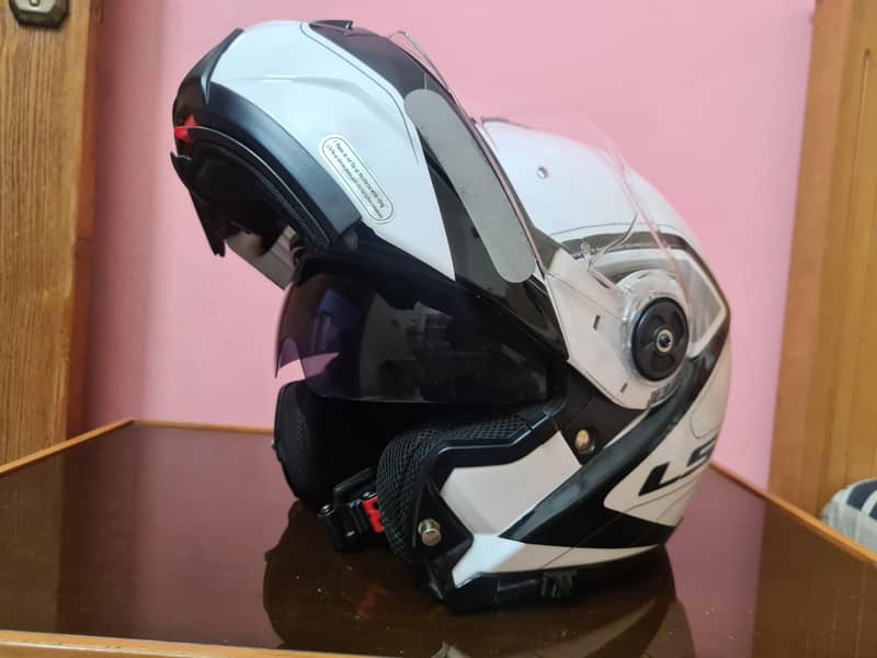 LS2 Helmet 3