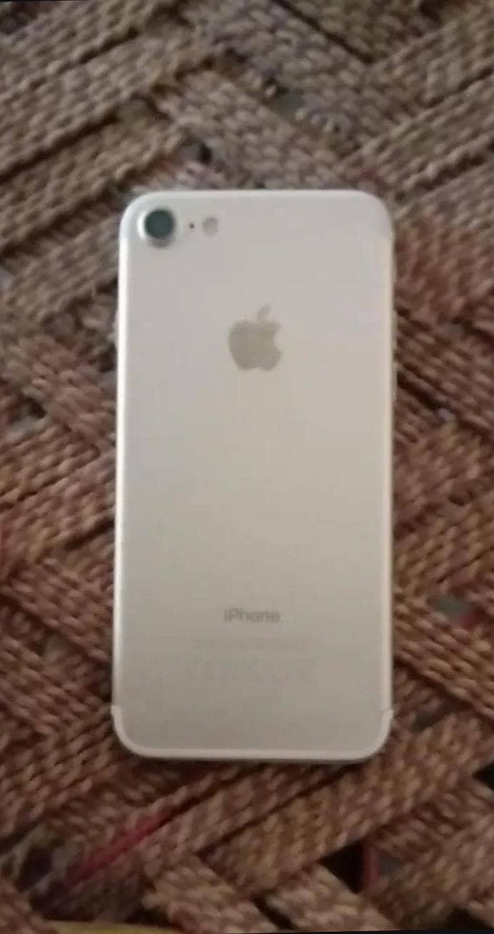 Apple iPhone 7 2