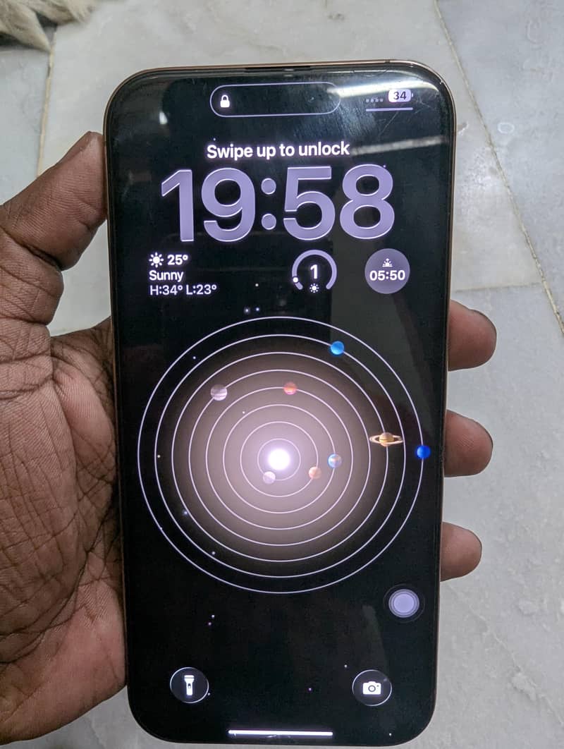 Apple iPhone 16 Pro Max 1