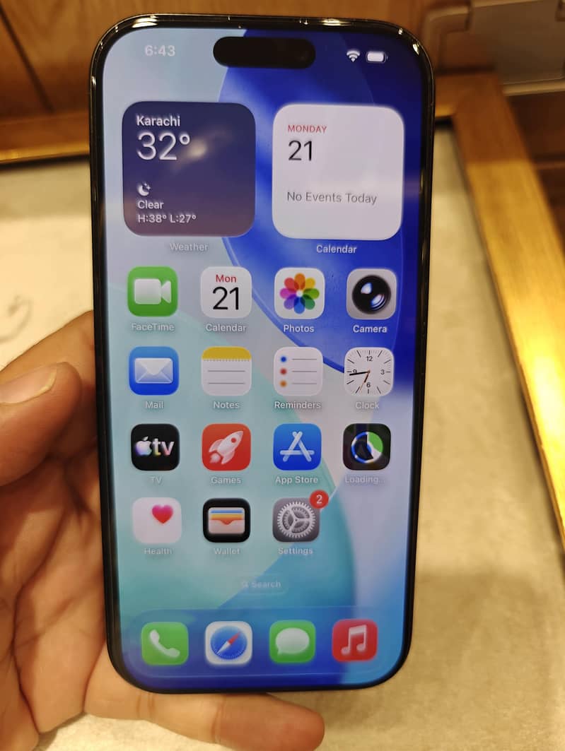Apple iPhone 16 Pro 1