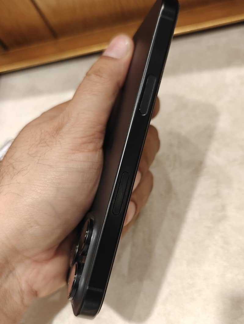Apple iPhone 16 Pro 5
