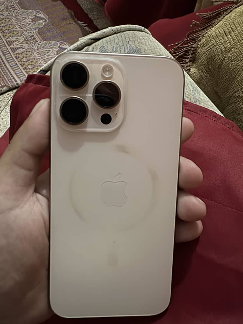 Apple iPhone 16 Pro Max 6
