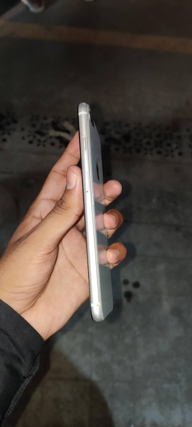 Apple iPhone 8 Plus 4