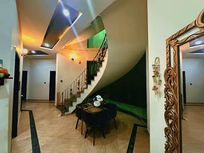 1 Kanal Old House For Sale in Model Town