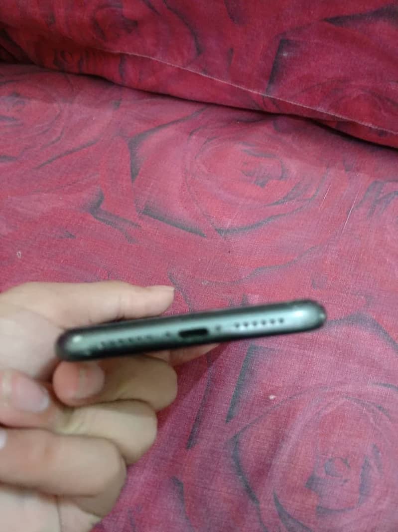 Apple iPhone 11 8