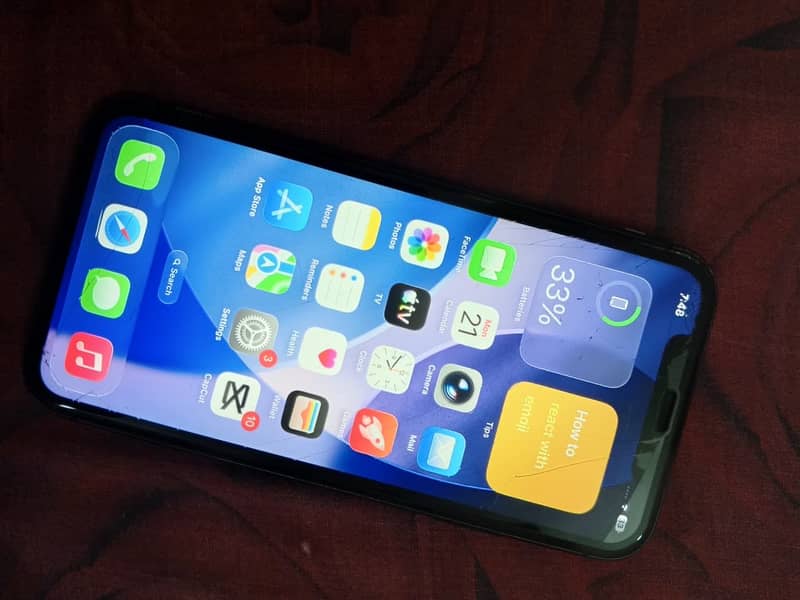 Apple iPhone 11 12