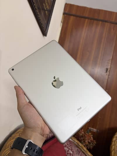 iPad 5th Gen 32gb