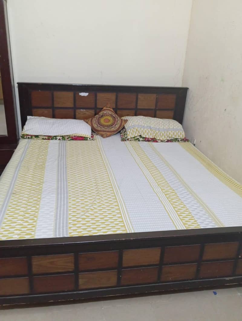 Double bed 0