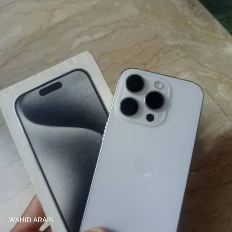 Apple iPhone 15 Pro 0