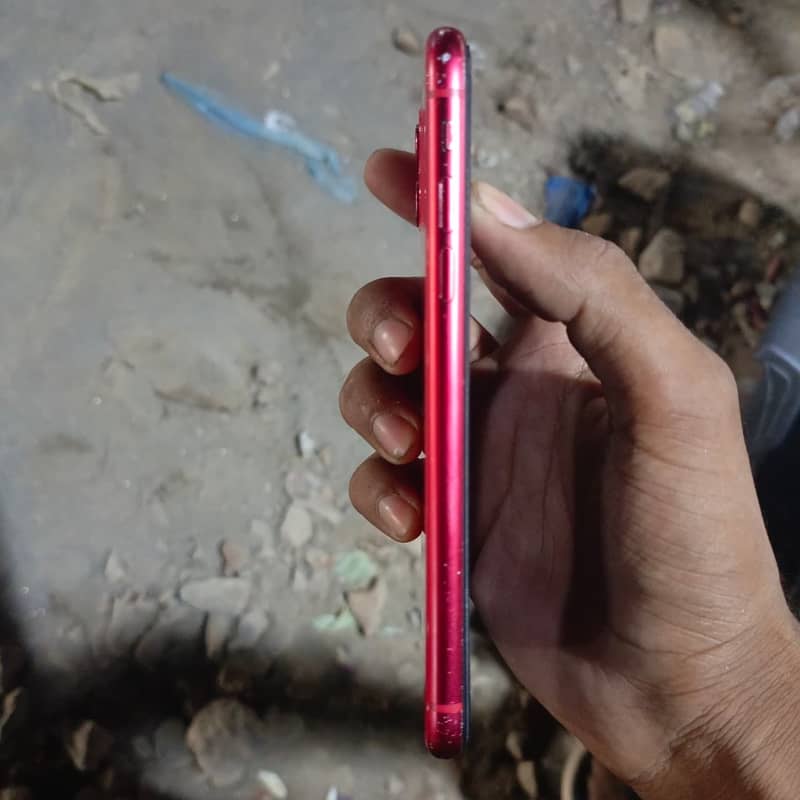 Apple iPhone 11 3