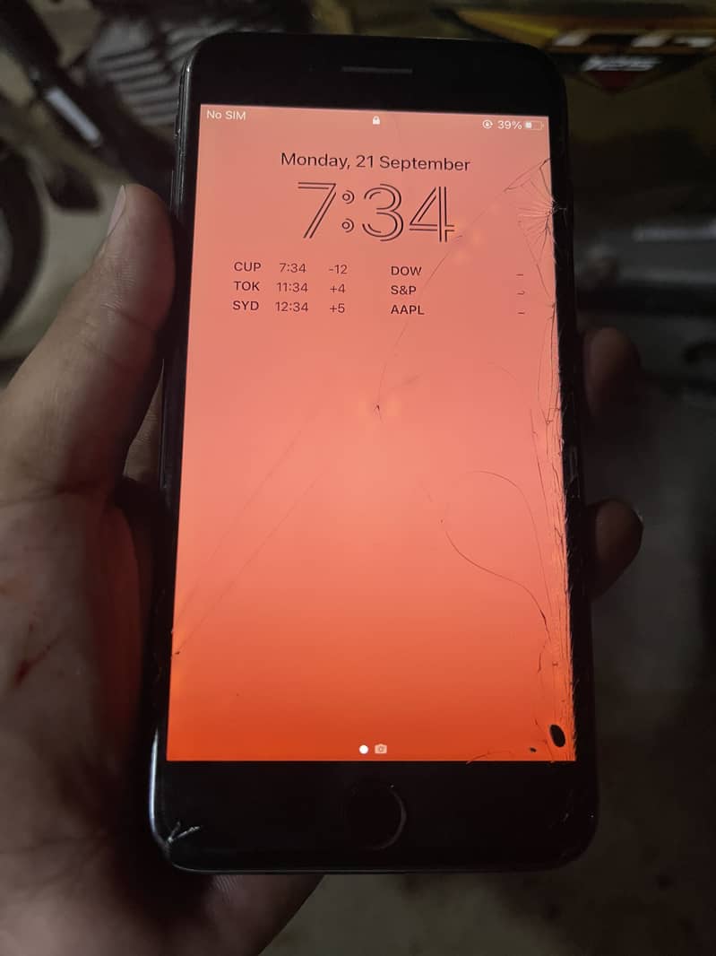 Apple iPhone 8 Plus 1
