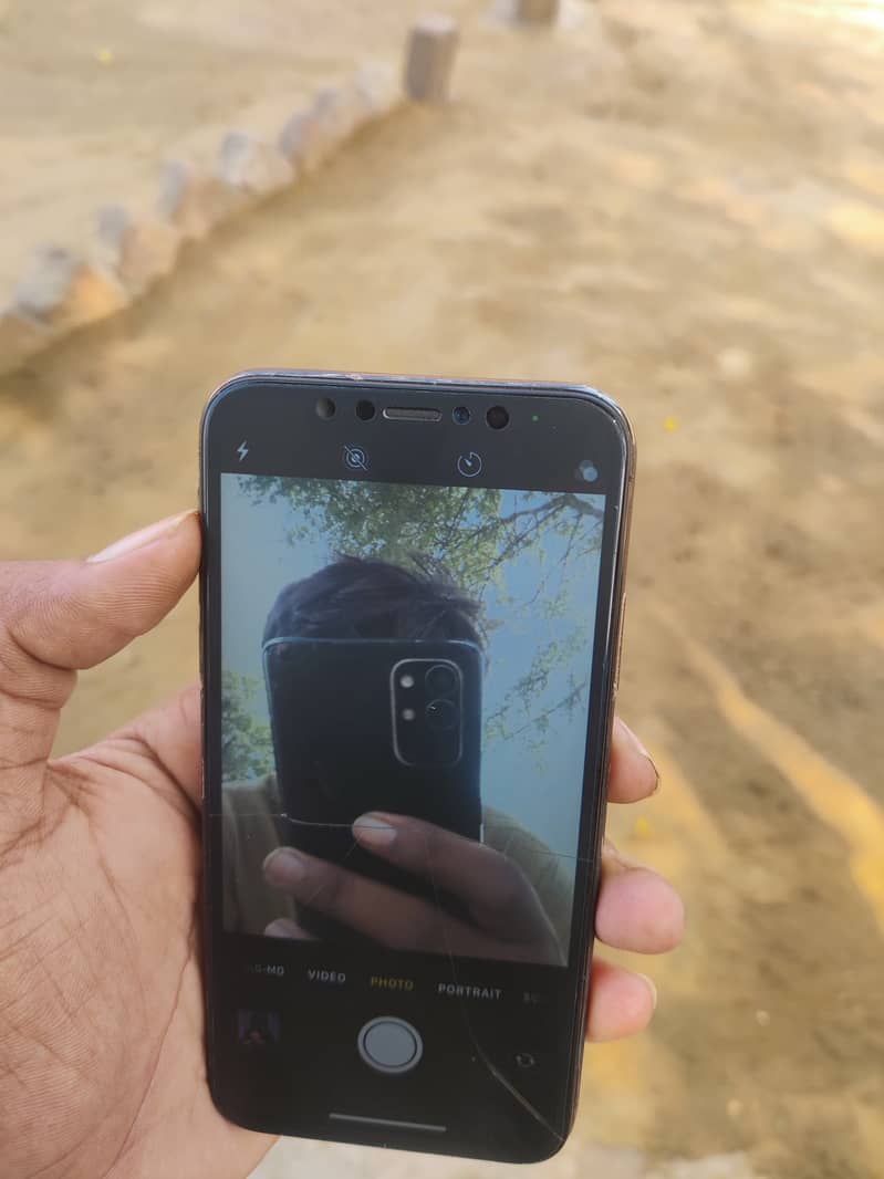 Apple iPhone X 3