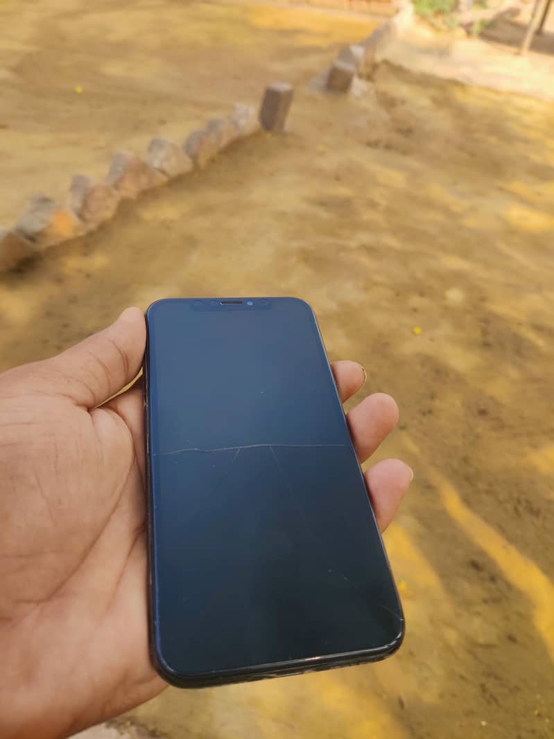 Apple iPhone X 4
