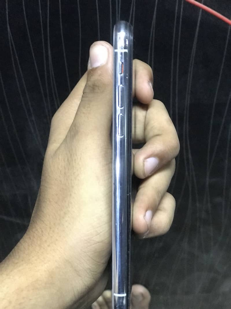 Apple iPhone X 3