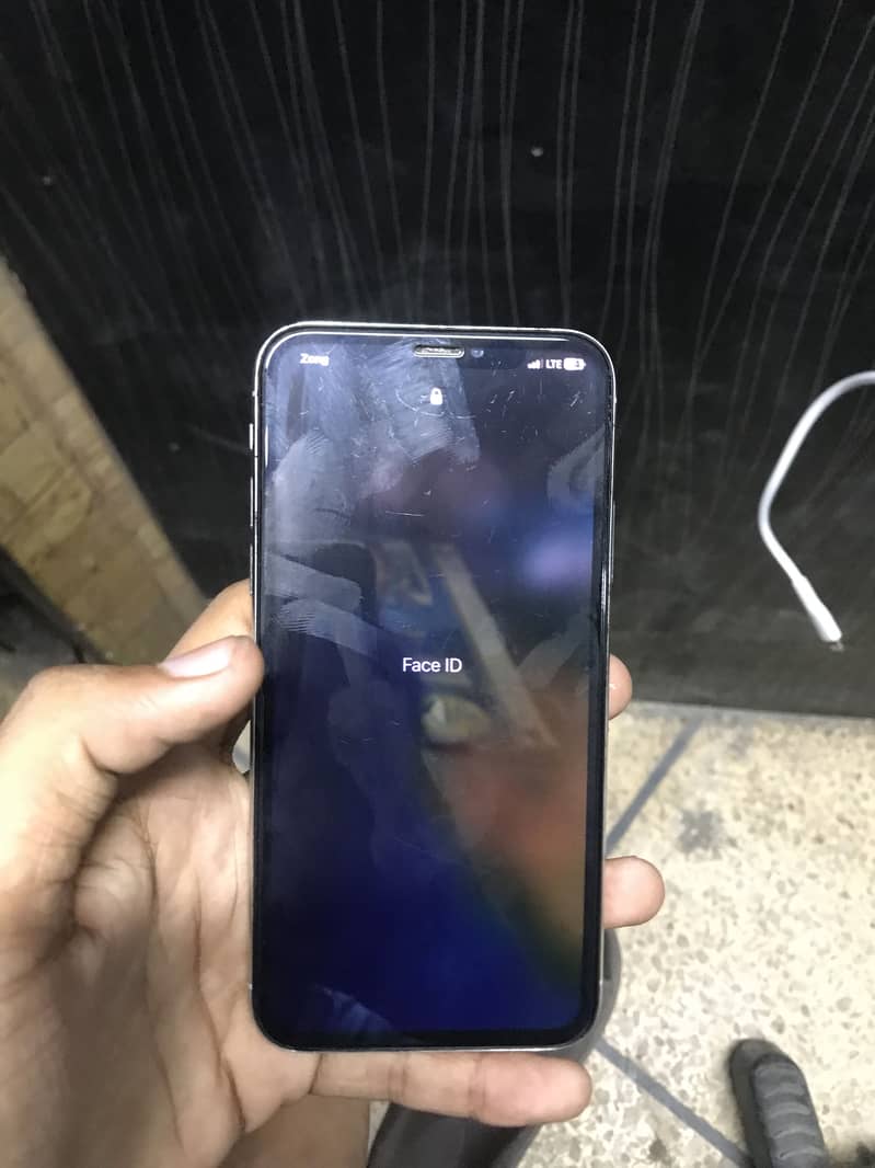 Apple iPhone X 6