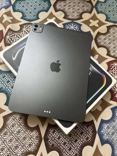 iPad pro m5 chip 256gb storage 11 inches I paf