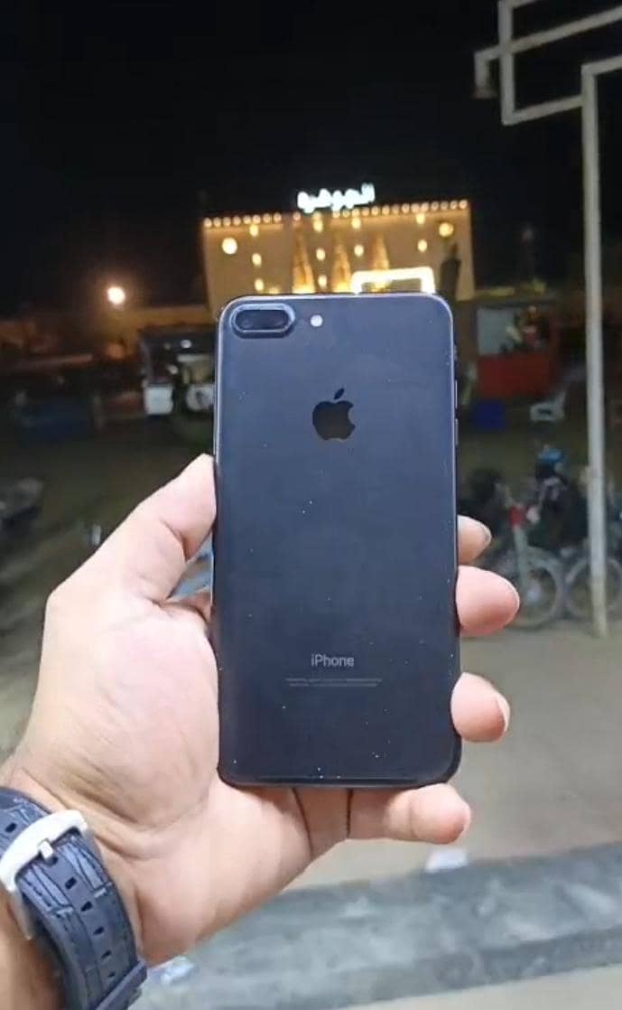 Apple iPhone 7 Plus 0